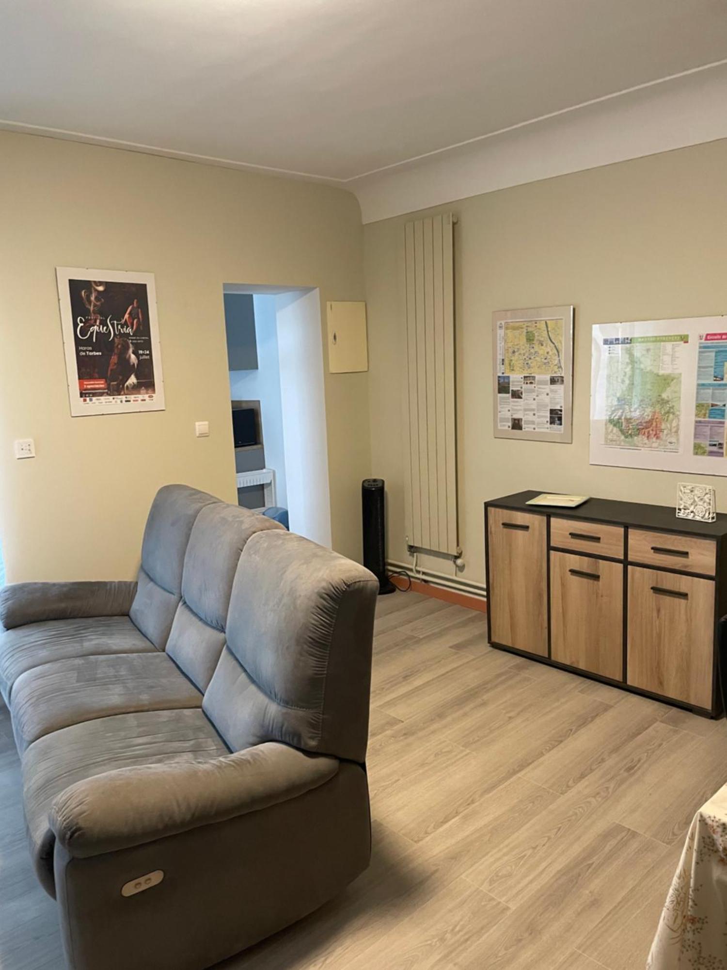 Chez Line Et Francis Apartment Tarbes Exterior photo
